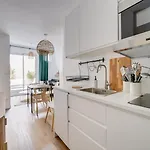 Beautiful In Chartrons With Terrace